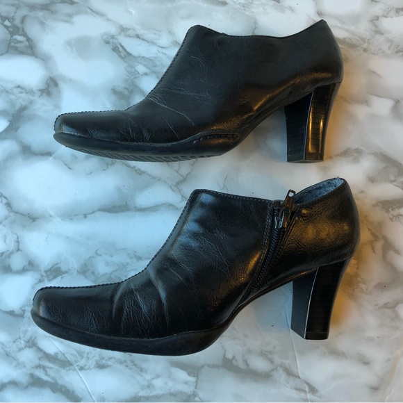Aerosols Black Leather ladies boot size 6.5 Rubber sole Excellent condition - Picture 1 of 9